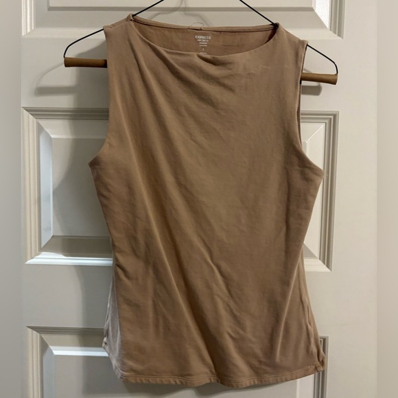 Express Body Contour Top - Picture 4 of 6